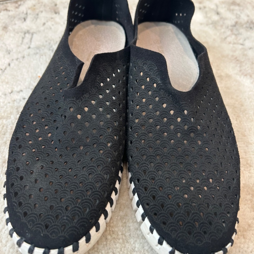 Ilse Jacobsen Shoes Tulip Flats Laser Cut Slip On Black Walking SZ 39